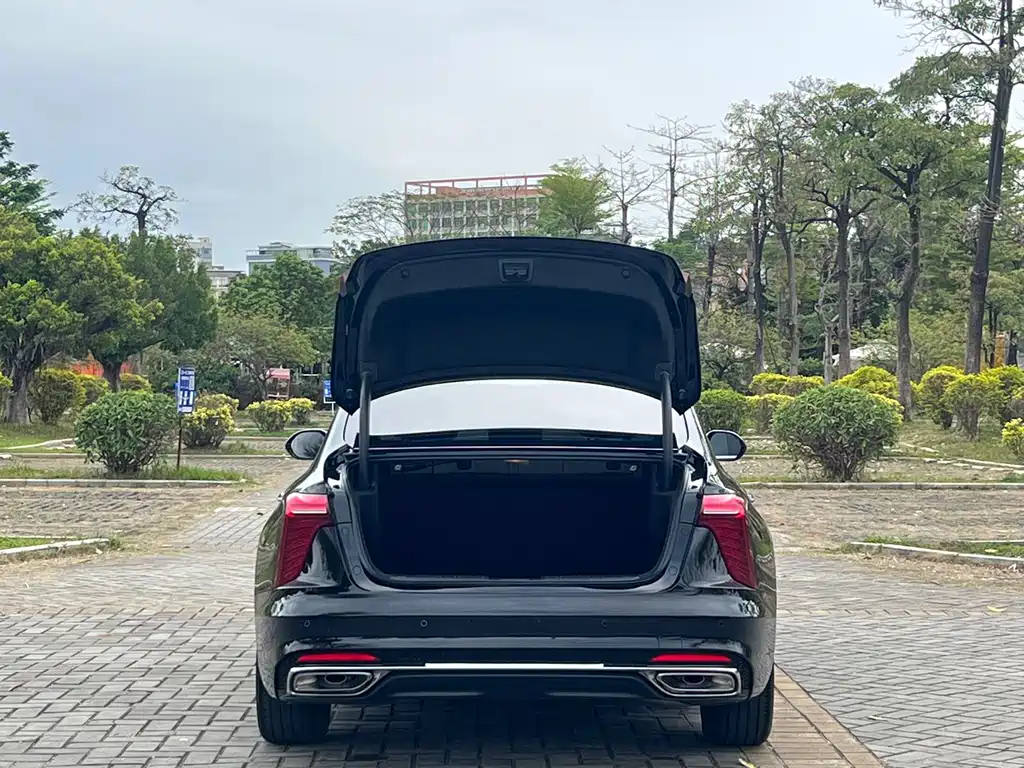 Hongqi H5 2023 2.0T Automatic Zhilianqichang Edition купить на сайте DeffCars