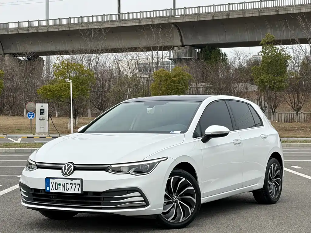 Golf 2023 facelift 200TSI DSG Pro купить на сайте DeffCars