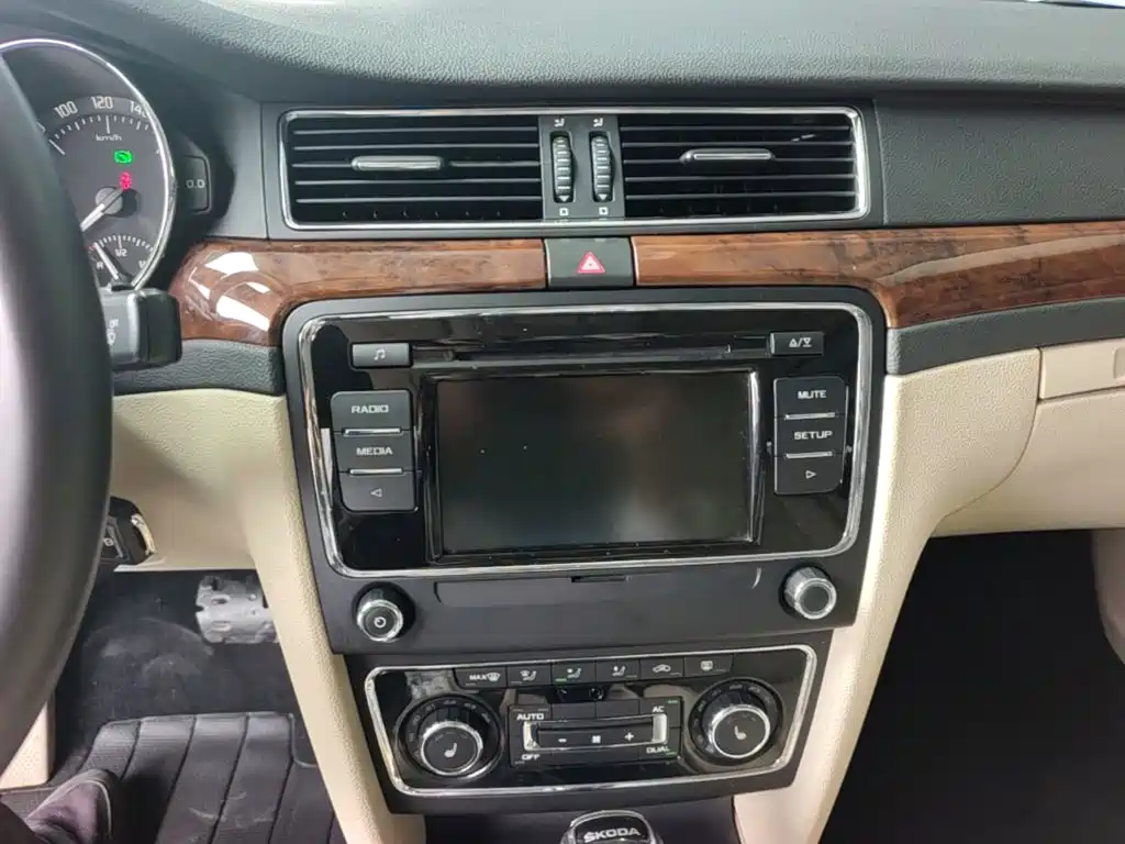 Superb 2013 1.8TSI Automatic Este Edition купить на сайте DeffCars