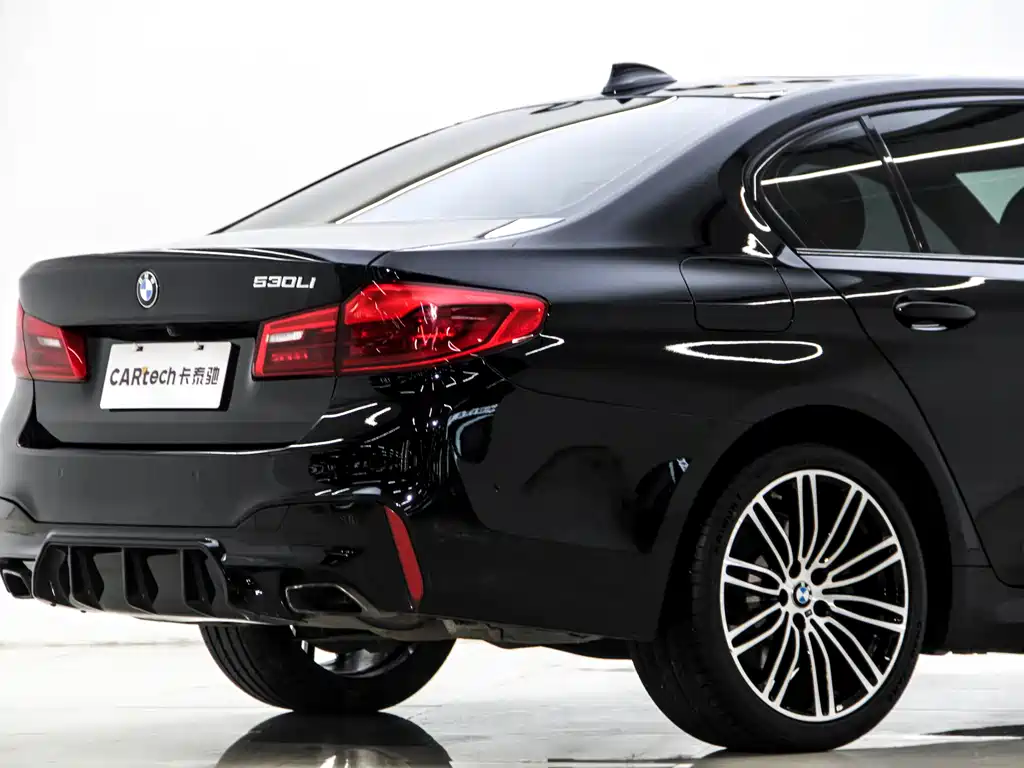 BMW 5 Series 2019 530Li Leading M Sports Package купить на сайте DeffCars