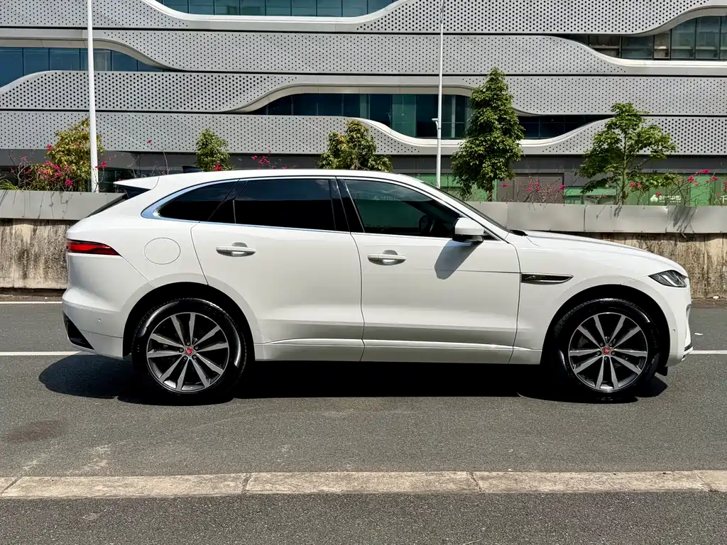 Jaguar F-PACE 2021 250PS R-Dynamic S купить на сайте DeffCars