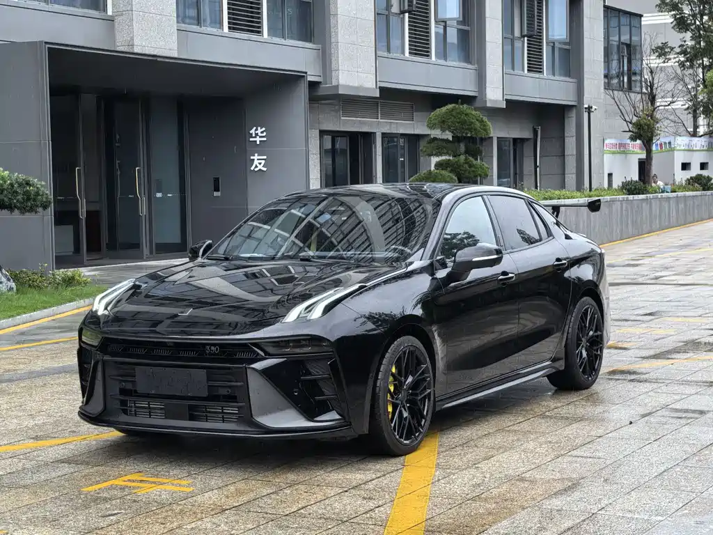 Lynk & Co 03 2025 model 03+ 2.0TD automatic performance advanced version купить на сайте DeffCars