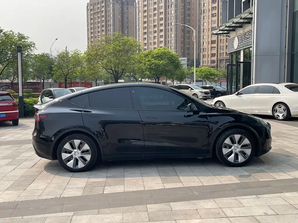 Model Y 2022 rear-wheel drive version купить на сайте DeffCars