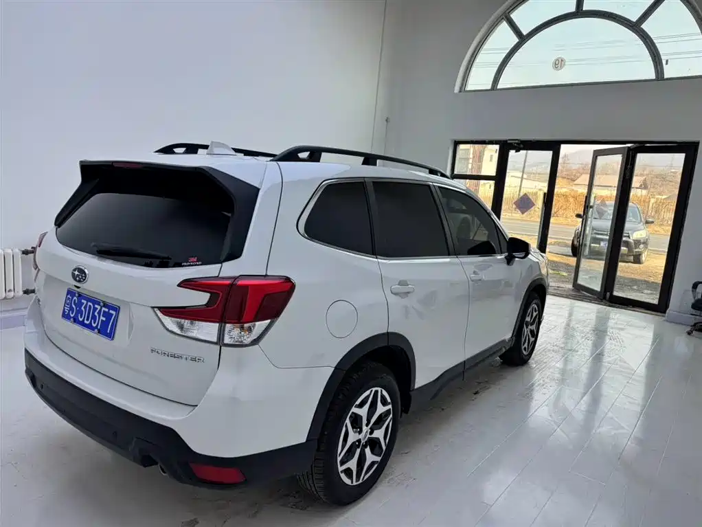 Forester 2022 2.0i AWD Deluxe Edition EyeSight купить на сайте DeffCars