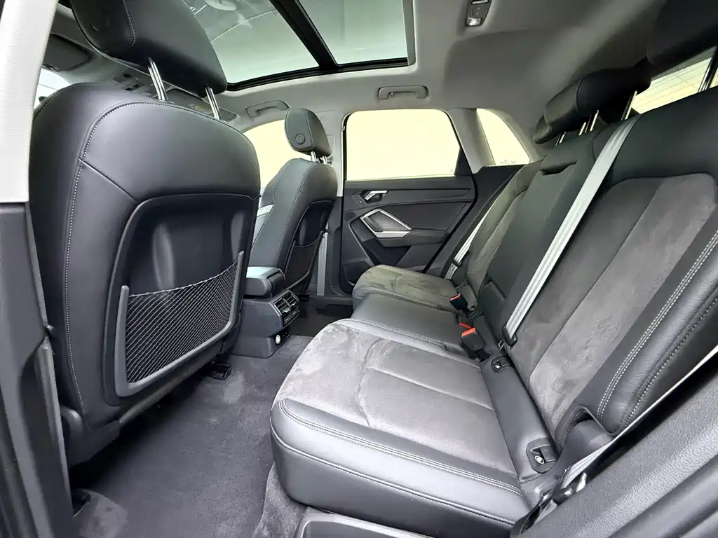 Audi Q3 2023 35 TFSI Fashionable and Dynamic (1.4T) купить на сайте DeffCars