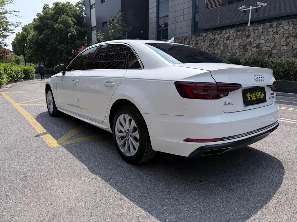 Audi A4L 2019 40 TFSI Enterprising National V купить на сайте DeffCars