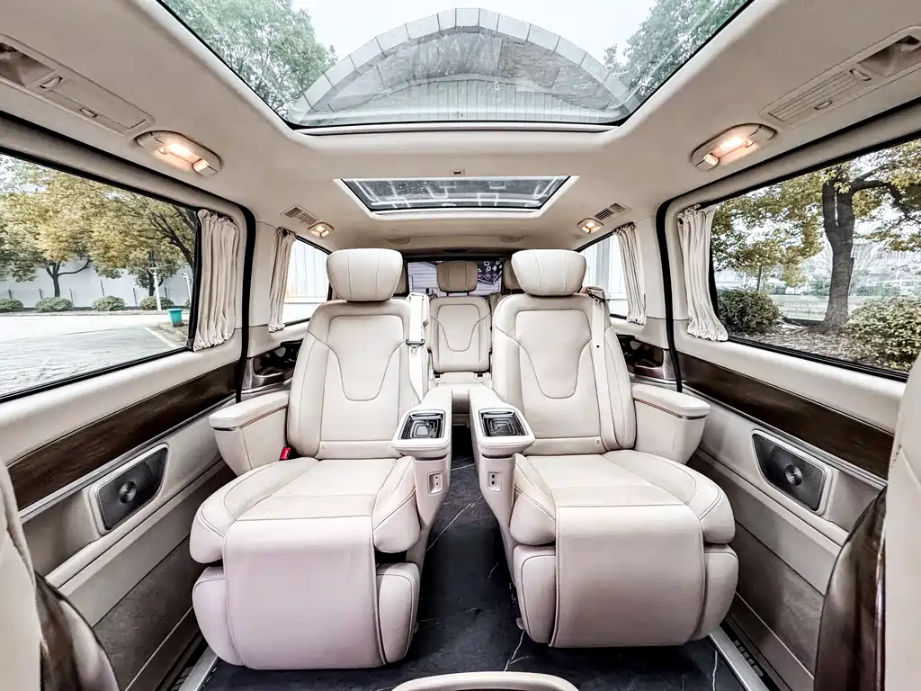 Mercedes-Benz V-Class 2022 V 260 L Long Wheelbase Luxury Edition купить на сайте DeffCars