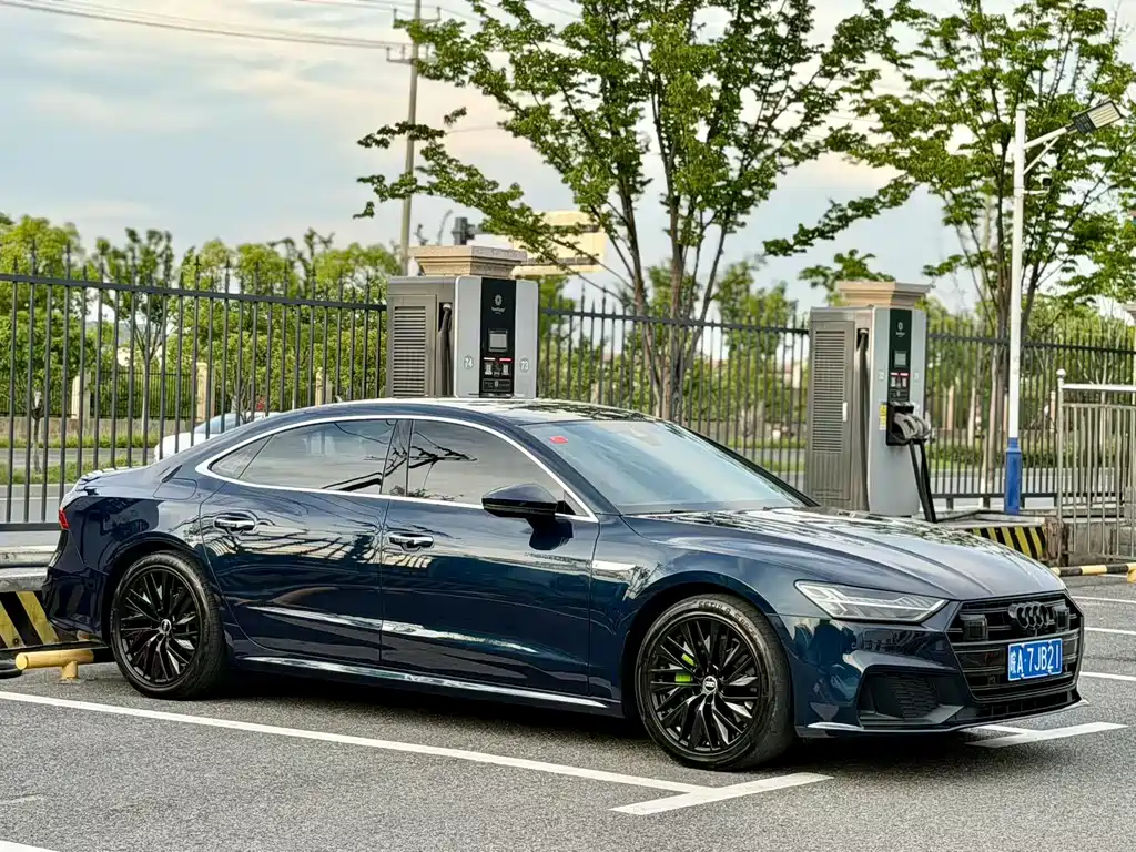 Audi A7L 2022 45 TFSI S-line Dream-Building Crystal Package купить на сайте DeffCars