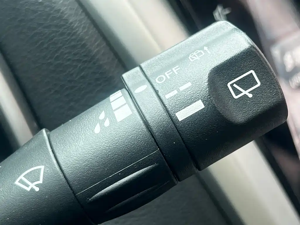 Loulan 2019 2.5 S/C HEV XL 4WD Hybrid Intelligent Premium Edition National VI купить на сайте DeffCars