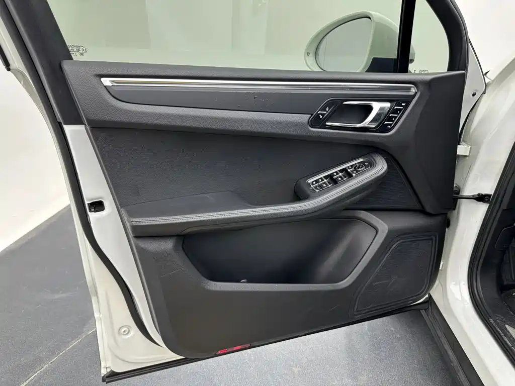 Macan 2014 Macan 2.0T купить на сайте DeffCars