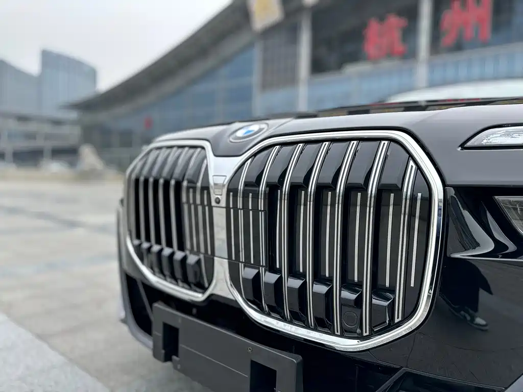 BMW 7 Series 2023 facelift 740Li exclusive M sports package купить на сайте DeffCars