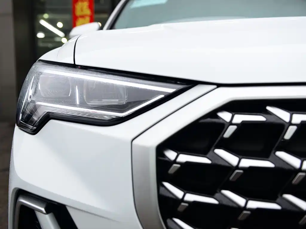 Audi Q3 2023 35 TFSI aggressive and dynamic model (1.5T) купить на сайте DeffCars