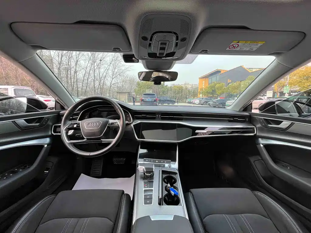 Audi A7L 2024 45TFSI S-line Dream Building Liquid Crystal Package купить на сайте DeffCars