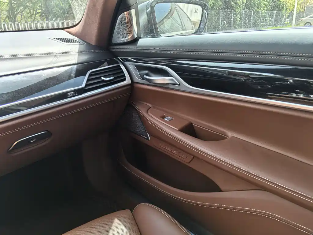 BMW 7 Series 2018 740Li xDrive Exclusive M Sports Package купить на сайте DeffCars