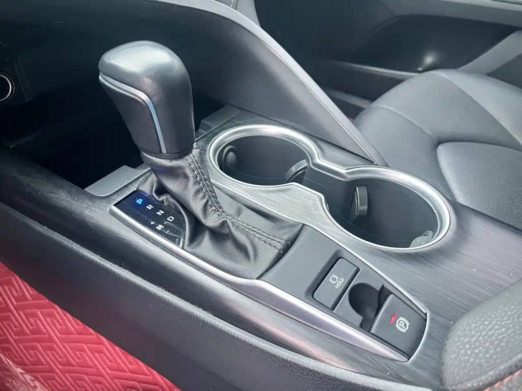 Camry 2022 2.0GVP Leading Edition купить на сайте DeffCars
