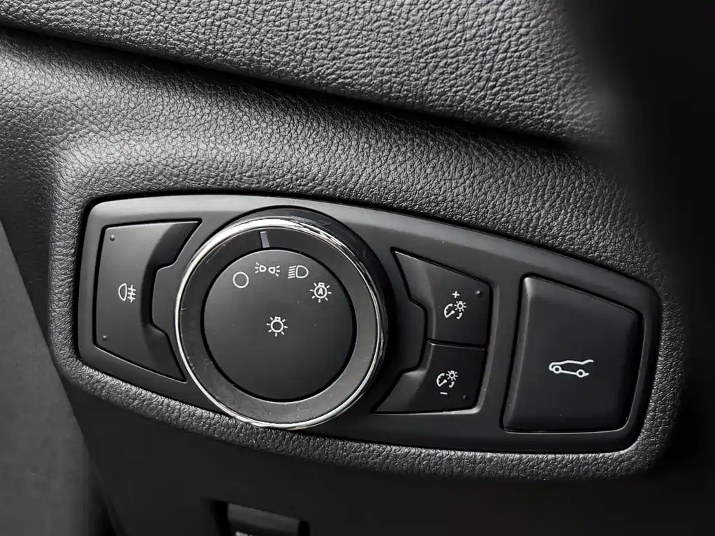 Lincoln MKC 2018 2.0T Two-wheel drive Premium Edition купить на сайте DeffCars