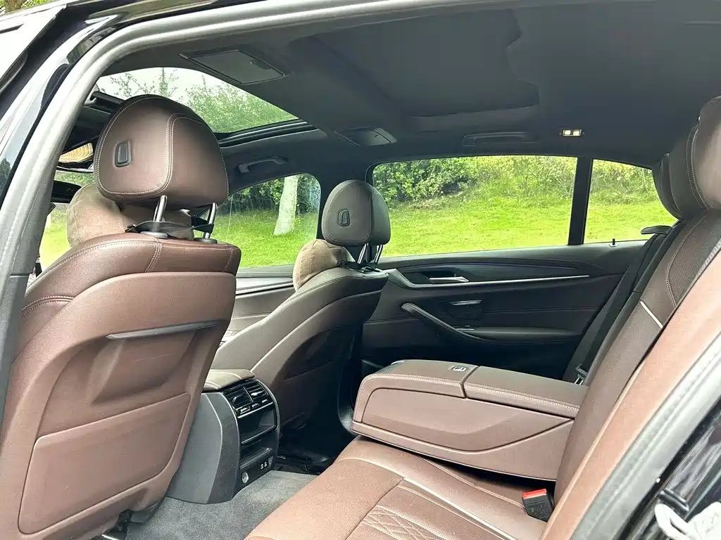BMW 5 Series 2021 530Li Leading Luxury Package купить на сайте DeffCars