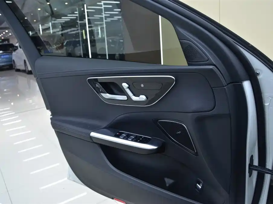 Mercedes-Benz C-Class 2023 C 200 L Sports Edition купить на сайте DeffCars
