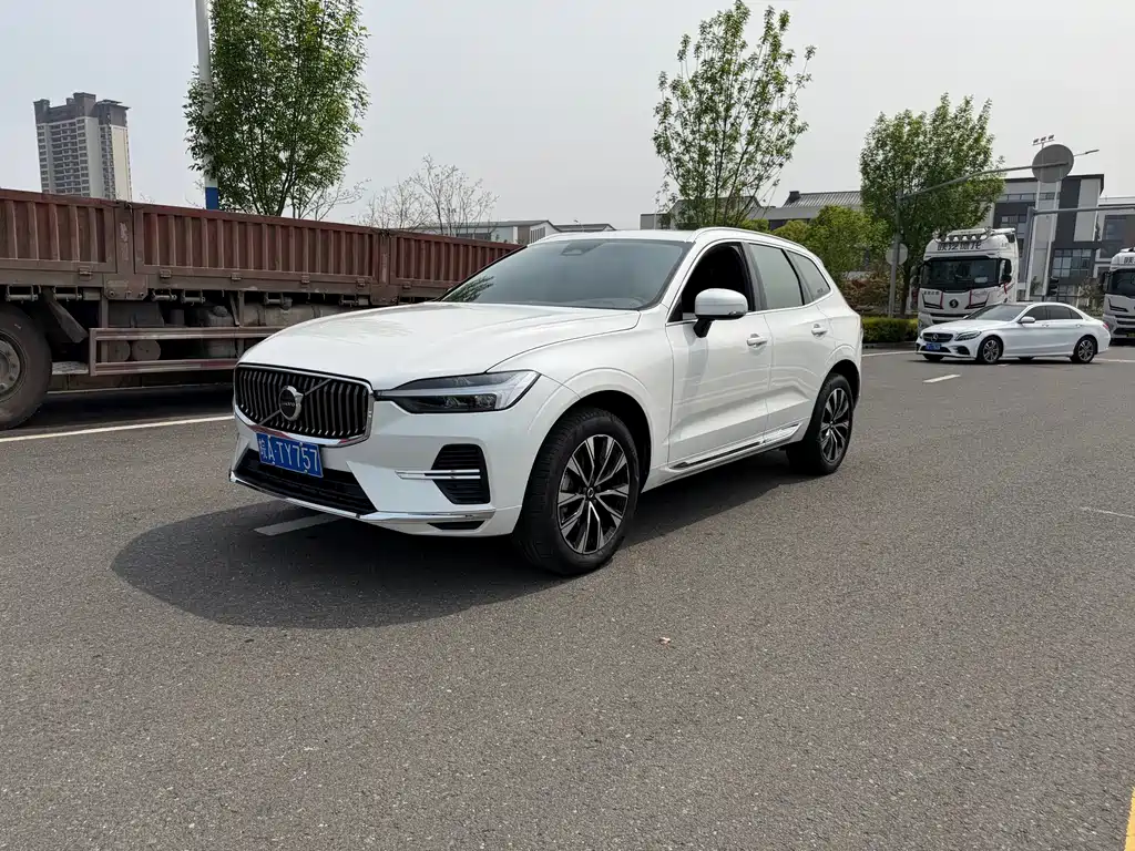 Volvo XC60 2023 B5 four-wheel drive Zhiyuan Deluxe Edition купить на сайте DeffCars