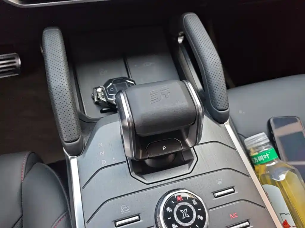 Jietu Traveler 2023 2.0T four-wheel drive crossover PRO купить на сайте DeffCars