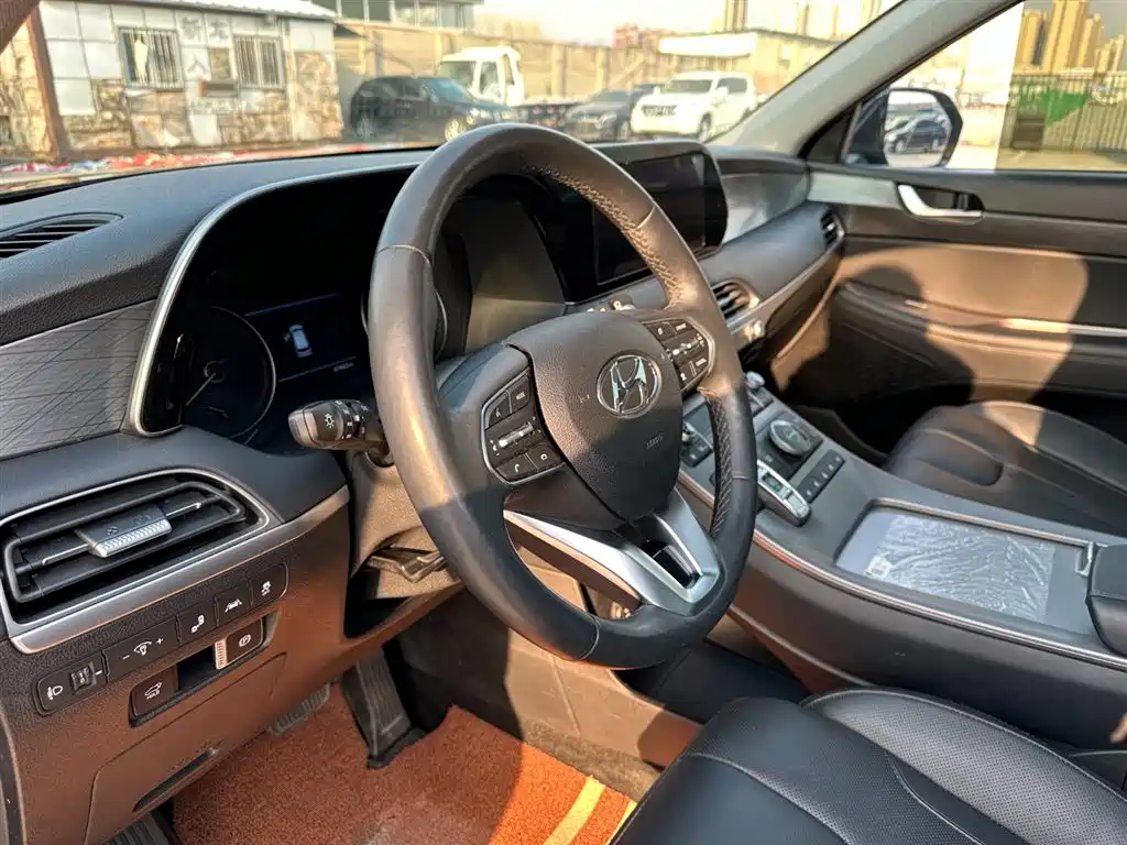 Paristi 2021 3.5L automatic four-wheel drive GLS купить на сайте DeffCars