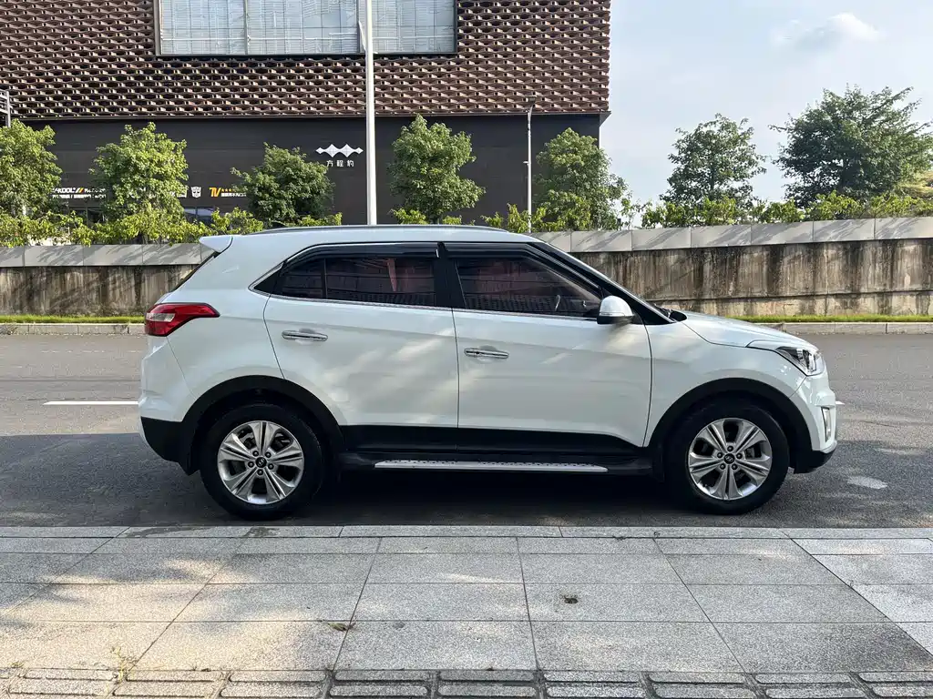 Beijing Hyundai ix25 2015 1.6L automatic two-wheel drive intelligent GLS купить на сайте DeffCars