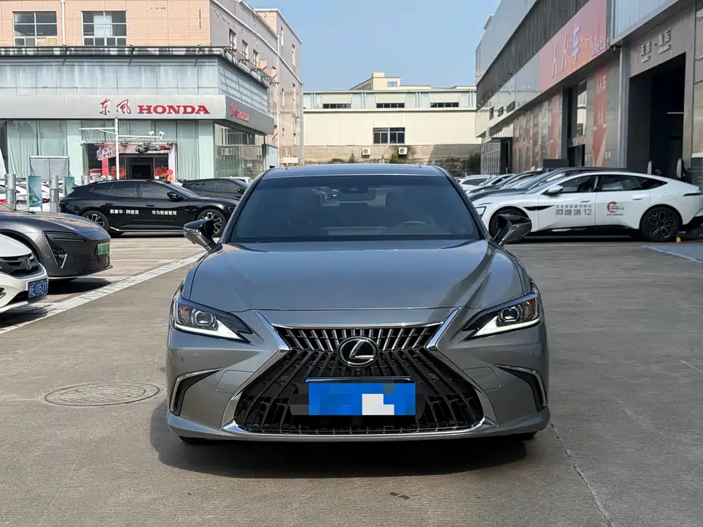 Lexus ES 2023 200 Excellence Edition купить на сайте DeffCars