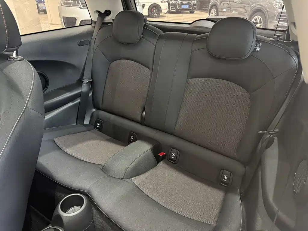 MINI 2023 1.5T ONE купить на сайте DeffCars
