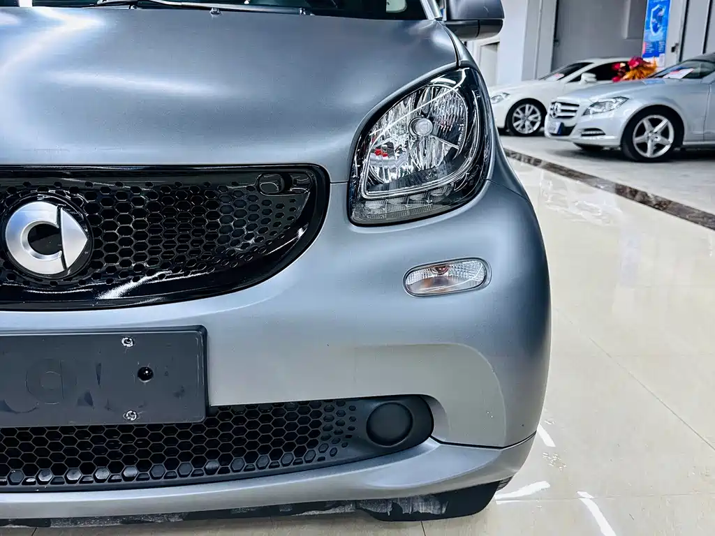 smart fortwo 2018 1.0L 52kW hardtop passion version National V купить на сайте DeffCars