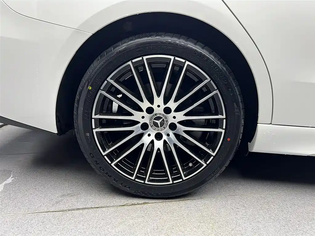Mercedes-Benz C-Class 2023 facelift C 260 L sports version купить на сайте DeffCars