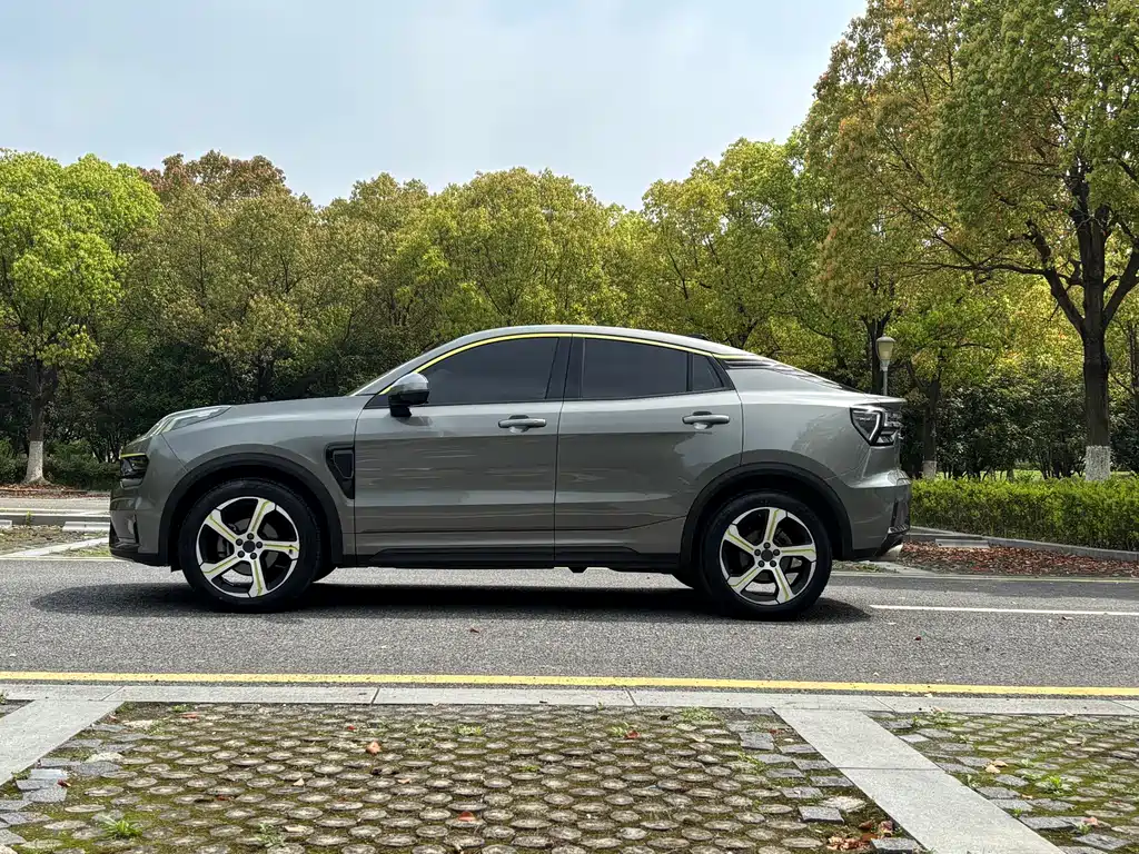 Lynk & Co 05 2020 2.0TD 2WD Yao Plus купить на сайте DeffCars