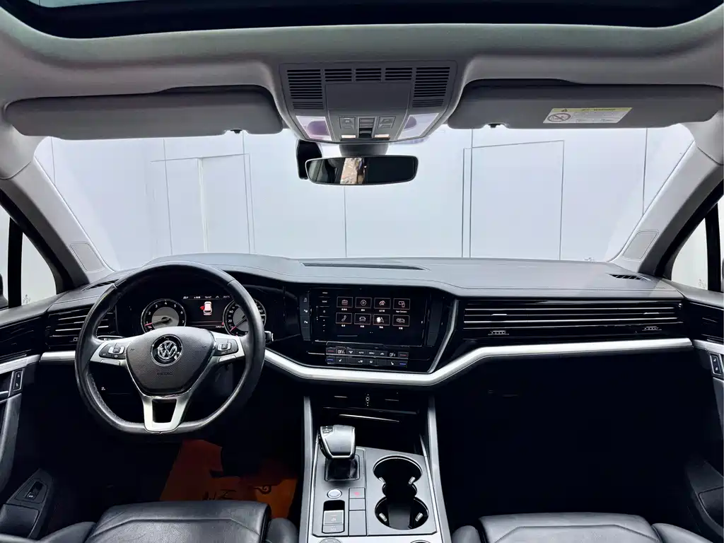 Touareg 2019 2.0TSI Pilot Edition National VI купить на сайте DeffCars