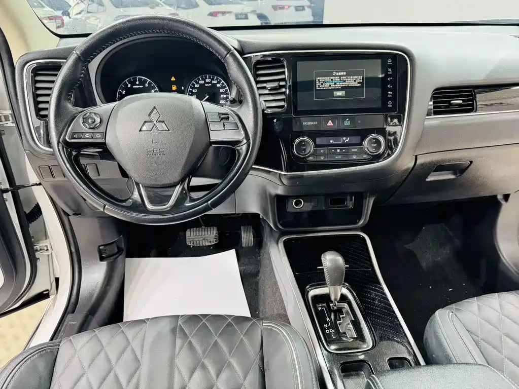 Outlander 2021 2.0L 2WD Enjoy Edition 5 seats купить на сайте DeffCars