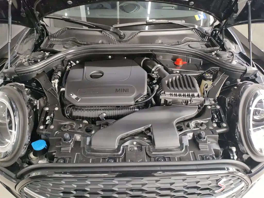 MINI CLUBMAN 2023 facelift 2.0T COOPER S Connoisseur купить на сайте DeffCars