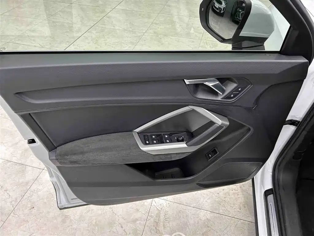 Audi Q3 2022 35 TFSI Fashionable and Dynamic купить на сайте DeffCars
