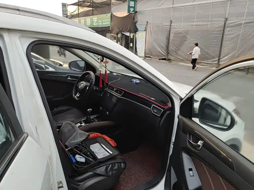 Fengguang 580 2017 1.5T manual luxury model купить на сайте DeffCars