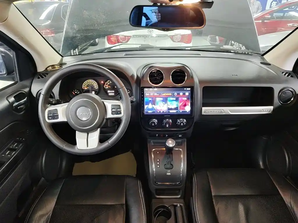 Compass imported 2014 facelift 2.0L two-wheel drive aggressive version купить на сайте DeffCars