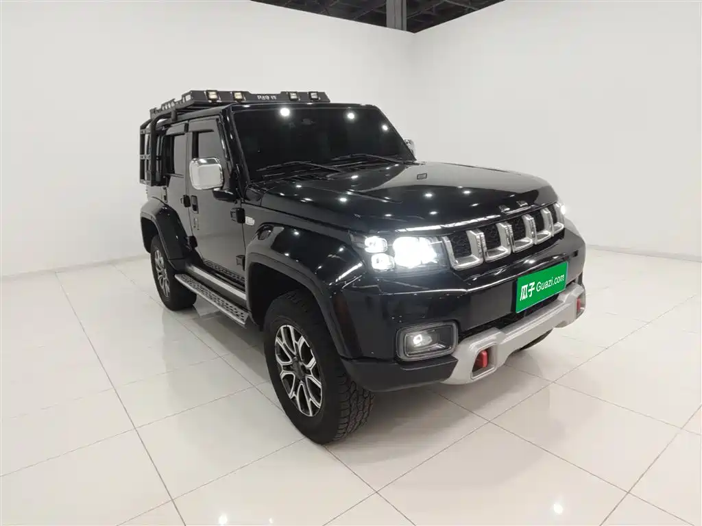 Beijing off-road BJ40 2023 2.0T automatic four-wheel drive city hunter version knight type купить на сайте DeffCars