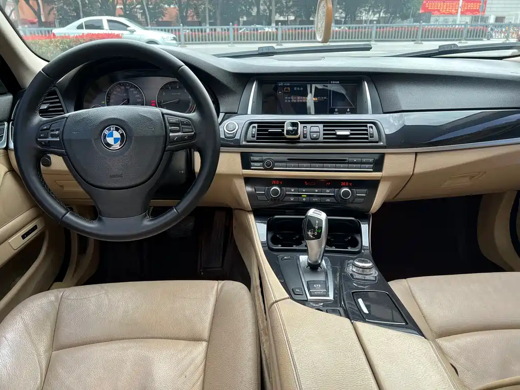 BMW 5 Series 2012 520Li Elegant купить на сайте DeffCars