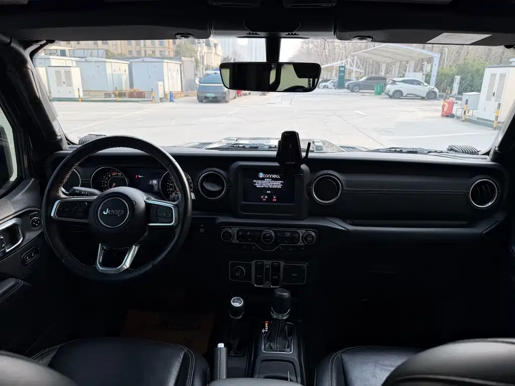 Wrangler 2021 2.0T Sahara four-door version купить на сайте DeffCars