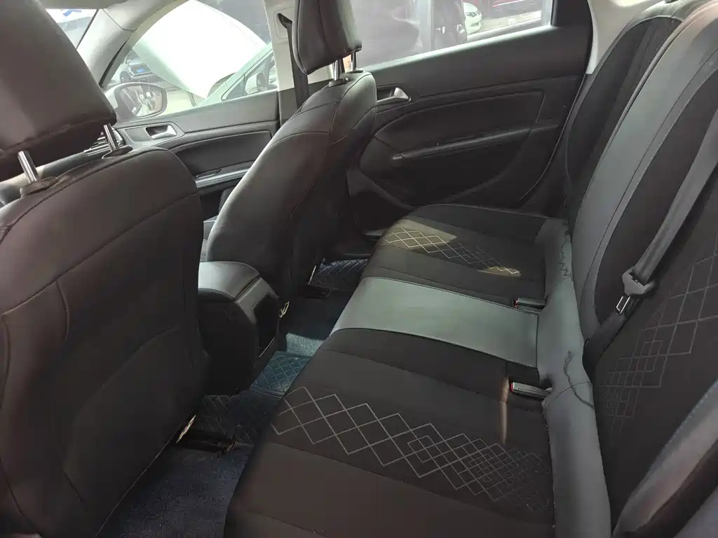 Peugeot 308 2016 1.6L automatic luxury version купить на сайте DeffCars