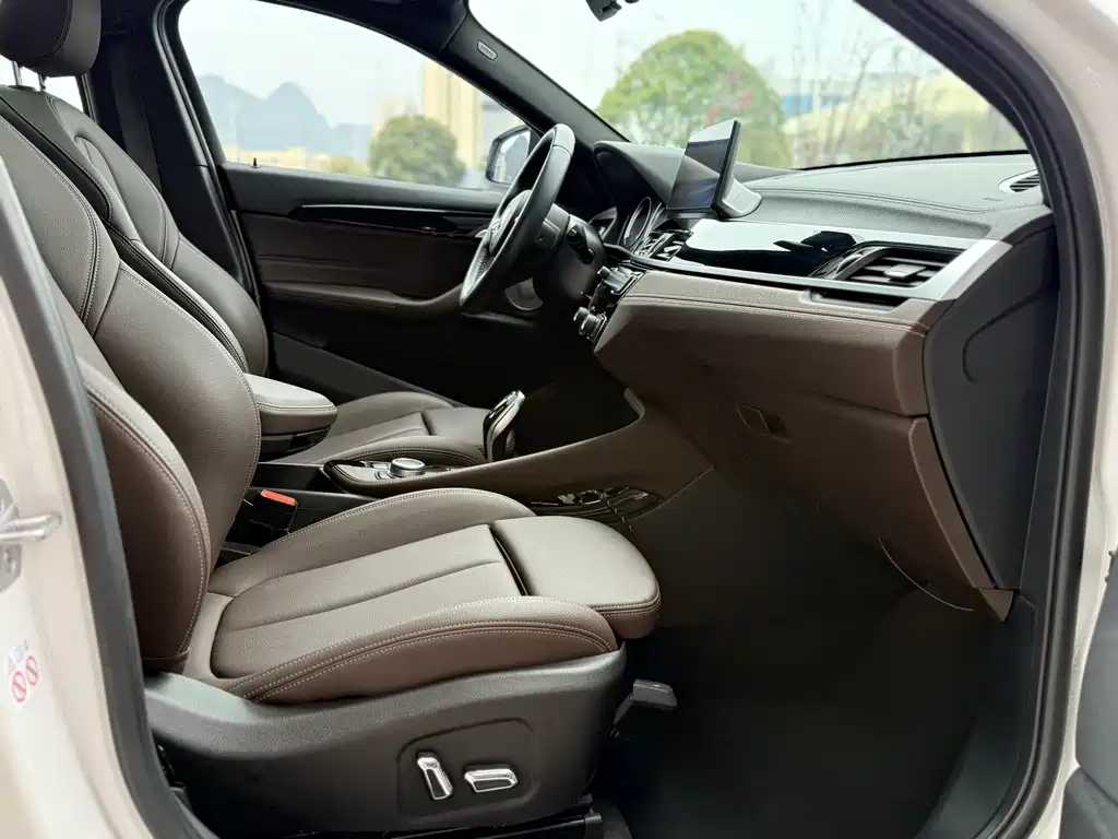 BMW X2 2021 sDrive25i leading M sports package купить на сайте DeffCars
