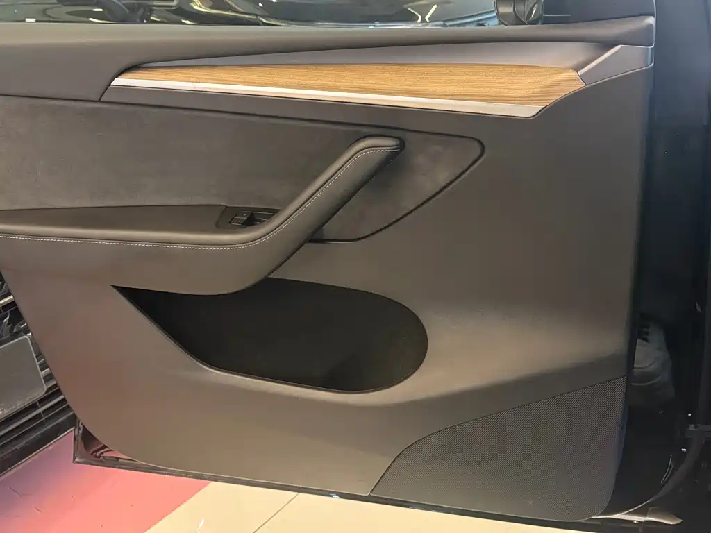 Model Y 2021 long-range all-wheel drive version купить на сайте DeffCars