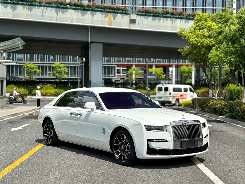 Ghost 2021 6.7T long wheelbase version купить на сайте DeffCars
