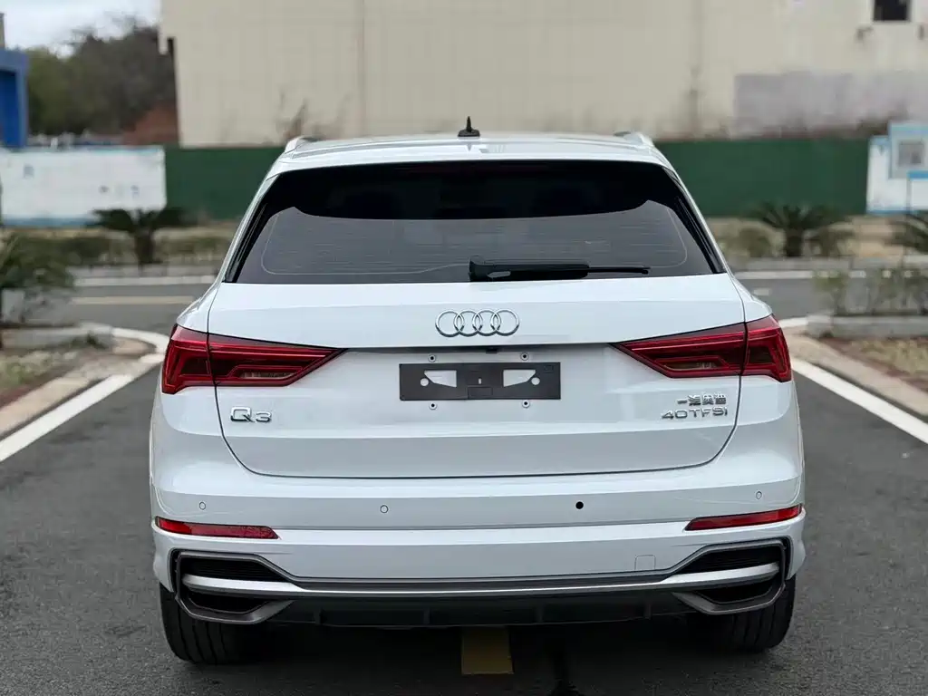 Audi Q3 2020 40 TFSI Fashionable and Dynamic купить на сайте DeffCars