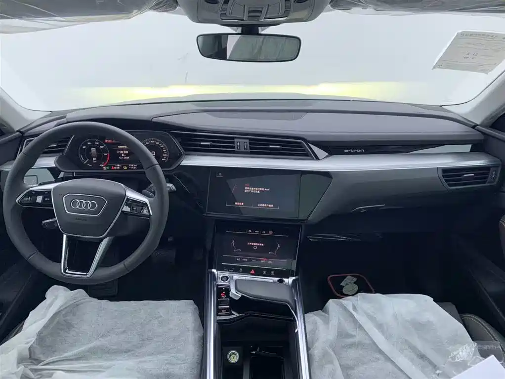 Audi e-tron 2021 50 quattro luxury model купить на сайте DeffCars