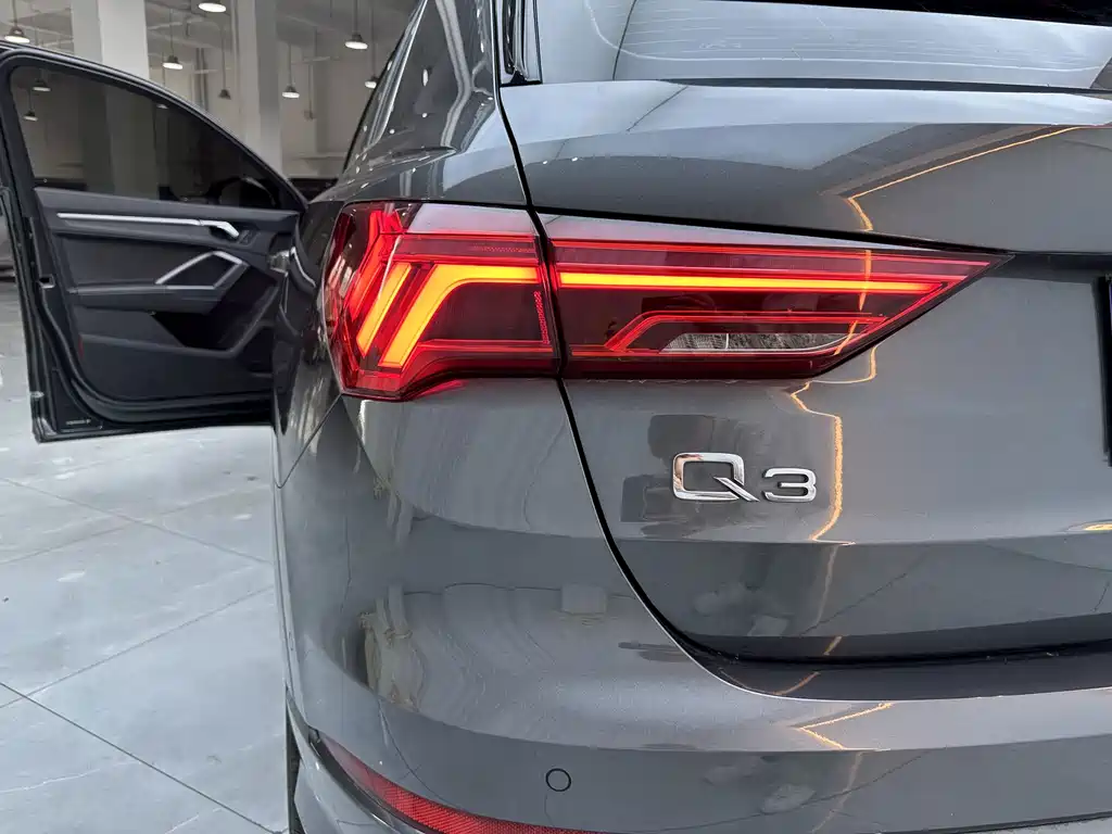 Audi Q3 2024 35 TFSI stylish and dynamic купить на сайте DeffCars