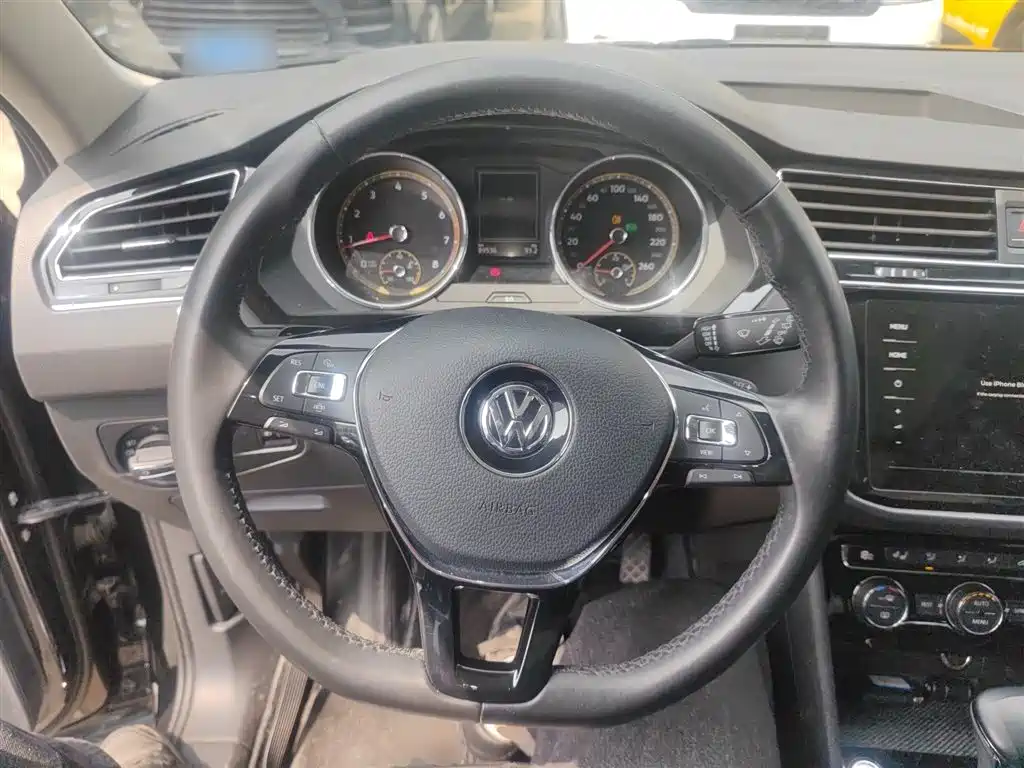 Tiguan L 2020 330TSI automatic two-wheel drive smart luxury version National VI купить на сайте DeffCars