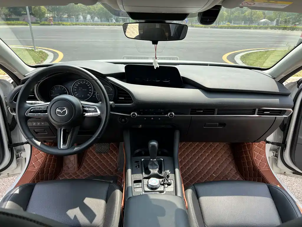 Mazda3 Angkesela 2023 2.0L Automatic Premium Edition купить на сайте DeffCars