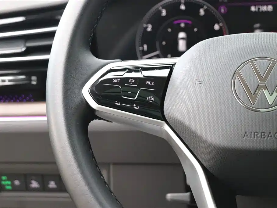 Touareg 2022 3.0TSI Ruixiang Edition Classic Sports Package купить на сайте DeffCars